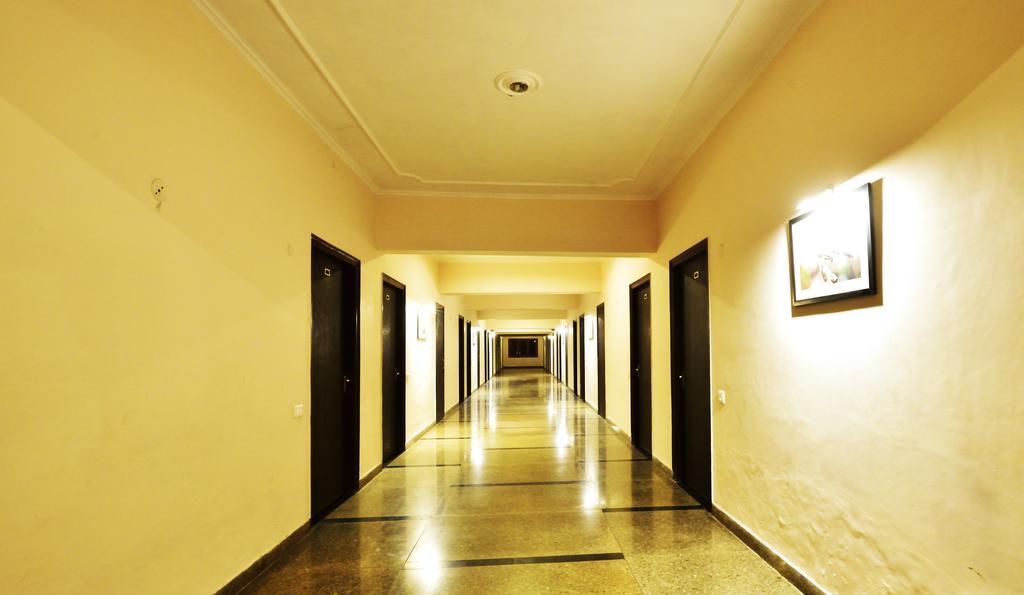 Geetanjali Hotel & Motel Bharatpur Buitenkant foto